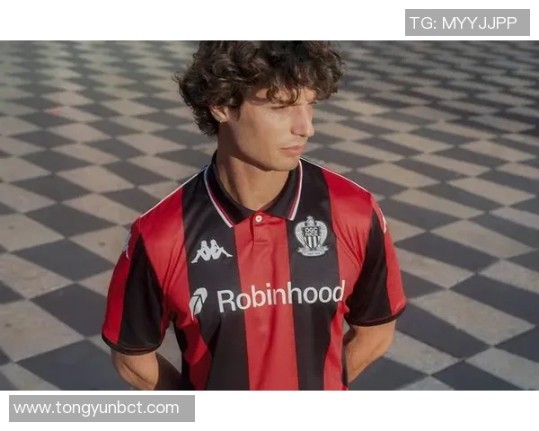 见证足球明星的崛起与成长之路，探索他们背后的故事与奋斗历程